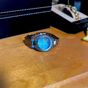 Ladies Vintage Citizen
Like New
Hand Wound
Rare Model
Blue Ambre Dial